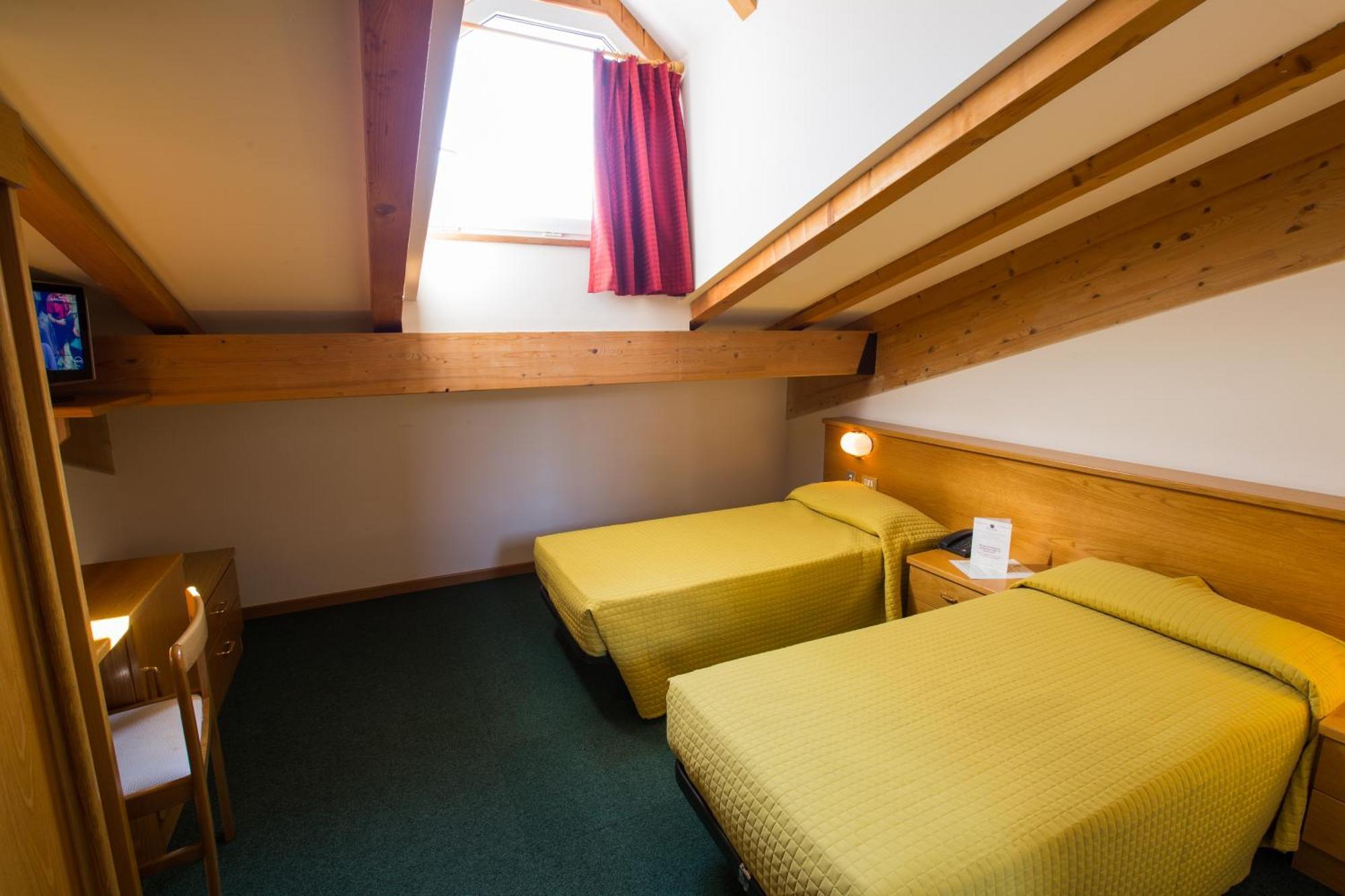Hotel Fai Fai della Paganella Ruang foto