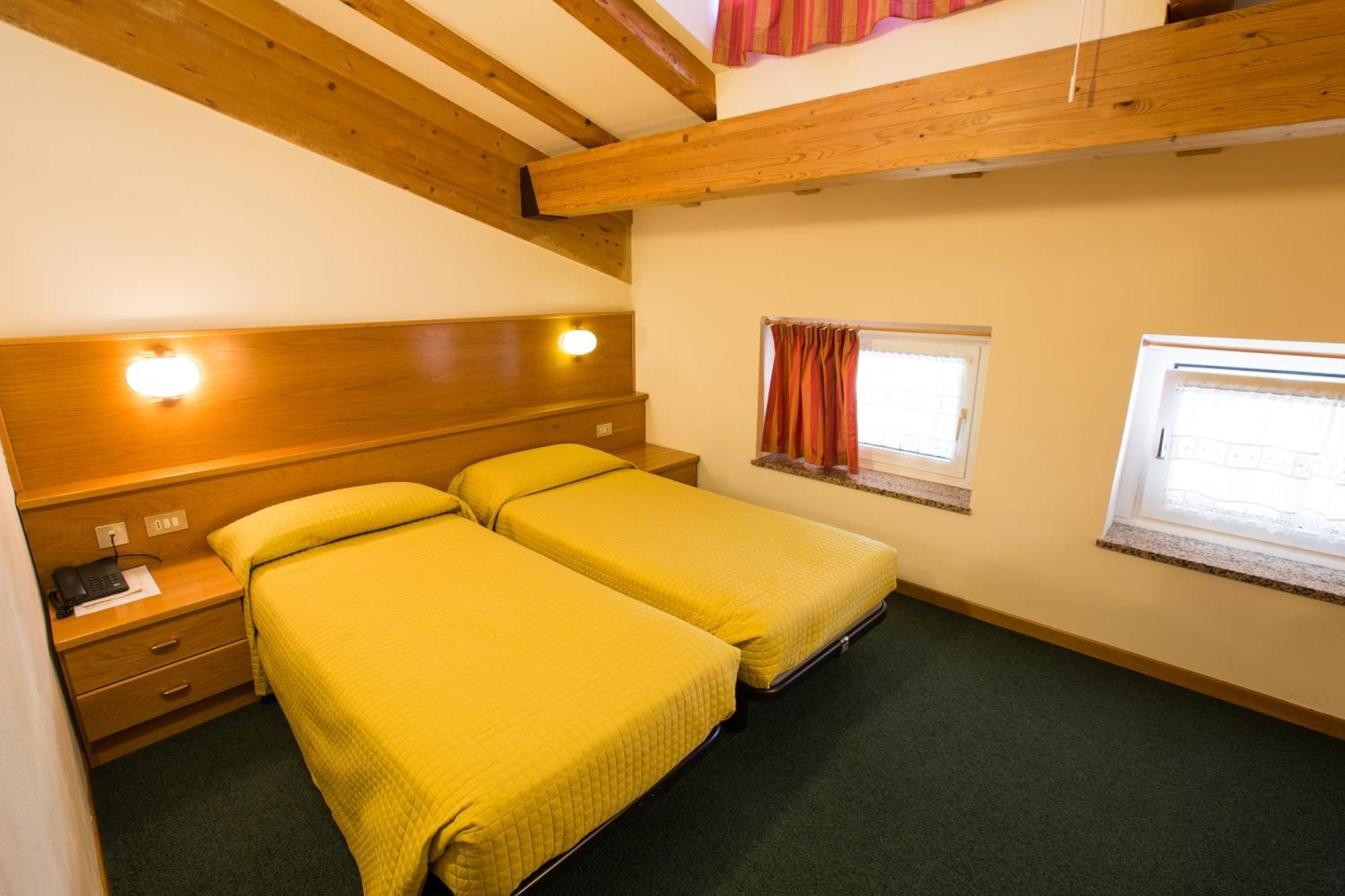 Hotel Fai Fai della Paganella Ruang foto