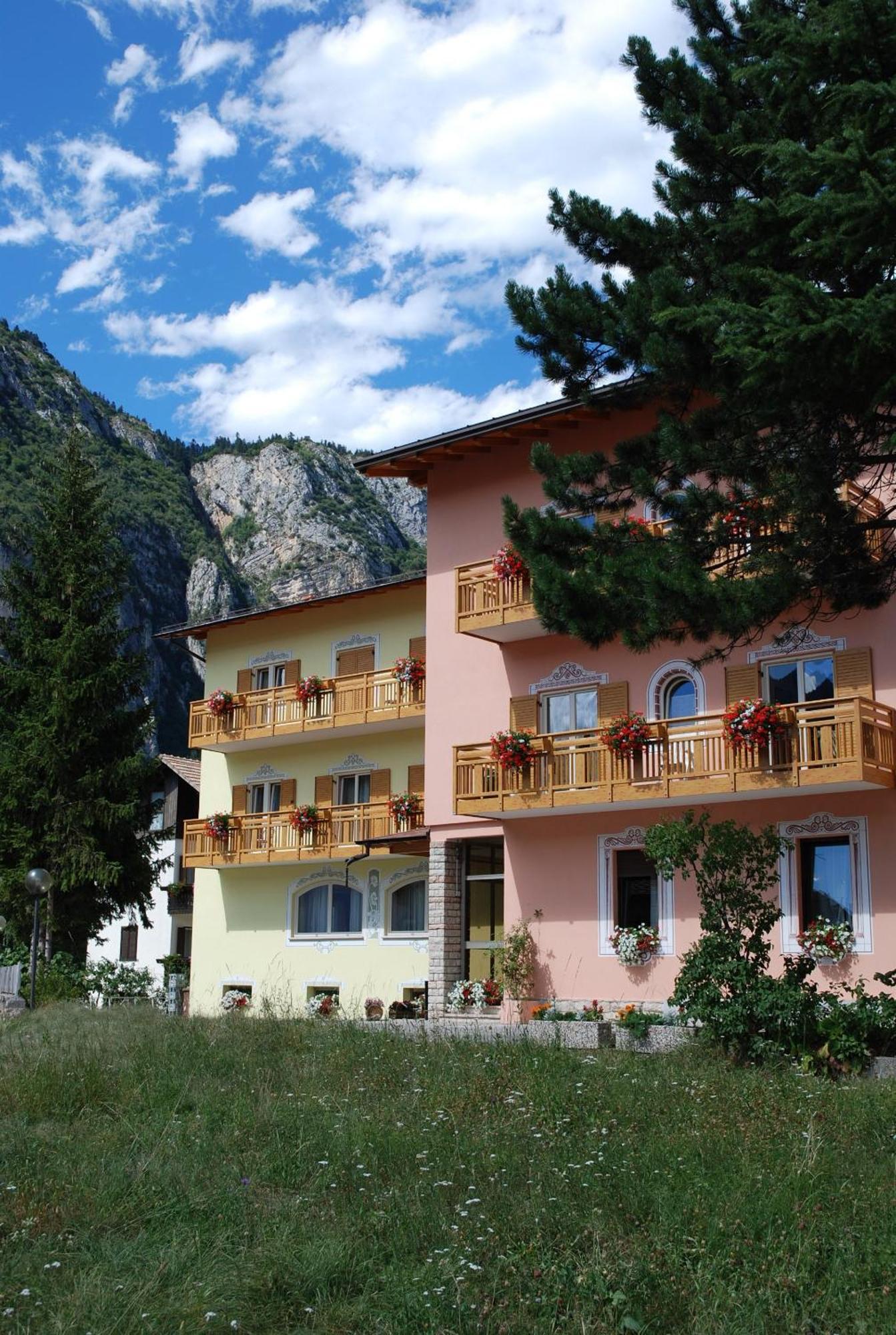 Hotel Fai Fai della Paganella Bagian luar foto